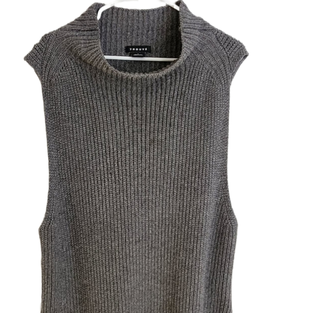 Trouve Sleeveless Grey Turtleneck size L